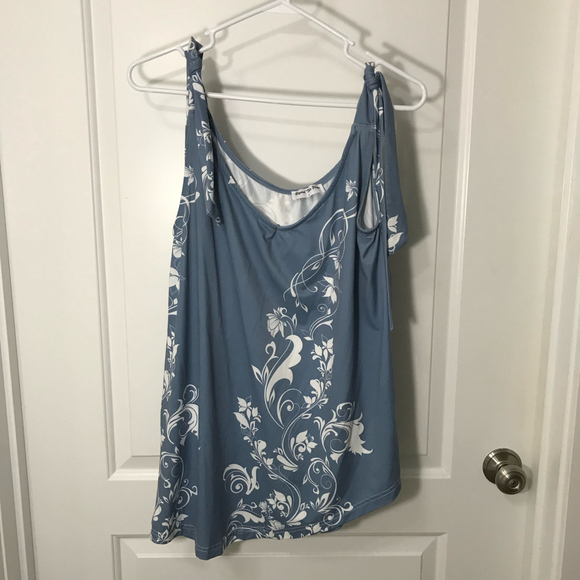 Beyond This Plane  Blue & White Polyester Spandex Tank Large EUC - Picture 1 of 4
